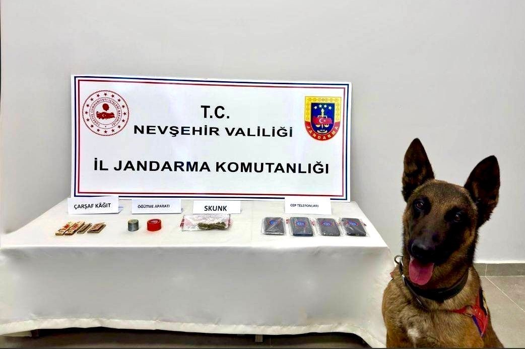 Nevşehir İl Jandarma Komutanlığı ekiplerince yapılan çalışma neticesinde Kaymaklı Beldesi, Bağcak Mevkiinde yer alan açık arazide köpek dövüşü yapılacağı bilgisi elde edilmiştir.